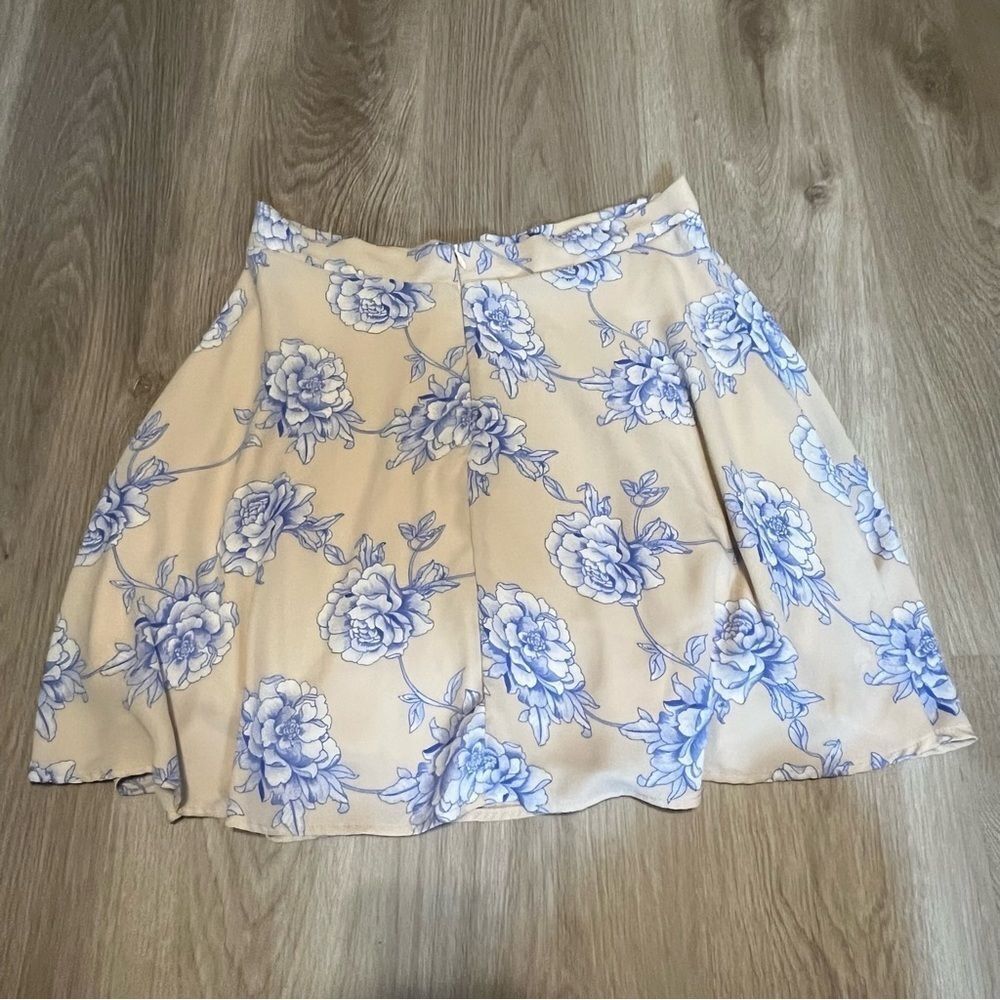 Audrey 3+1 Blue & White Floral Print Skirt - Picture 4 of 7